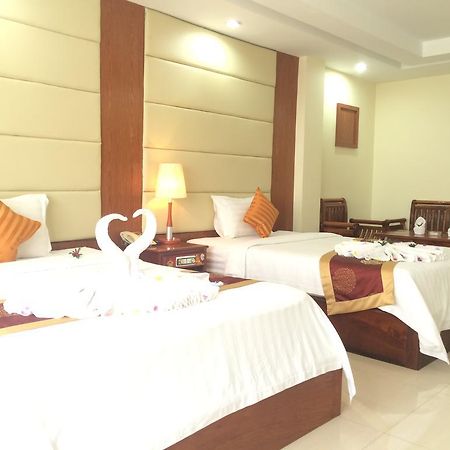 Huang Ting Hotel Phnom Penh Exterior photo
