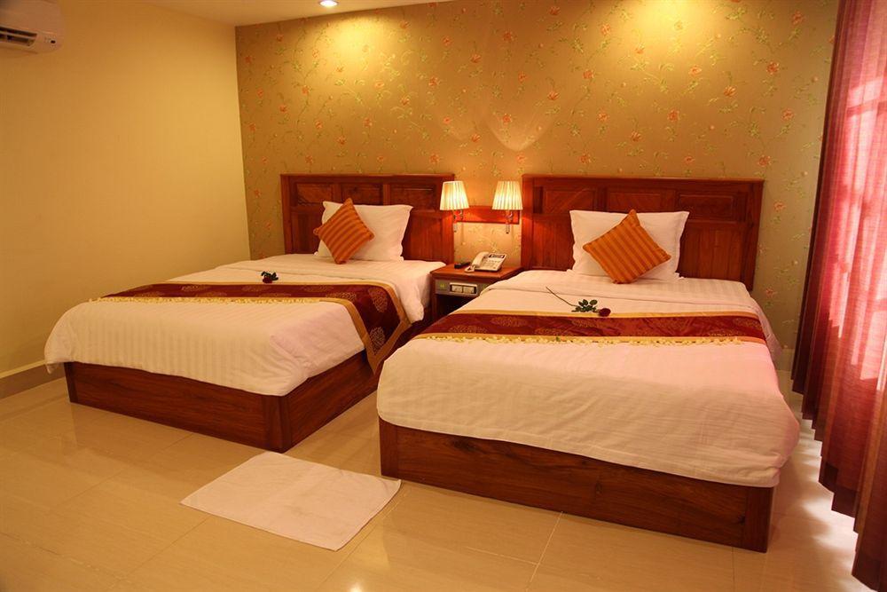 Huang Ting Hotel Phnom Penh Exterior photo