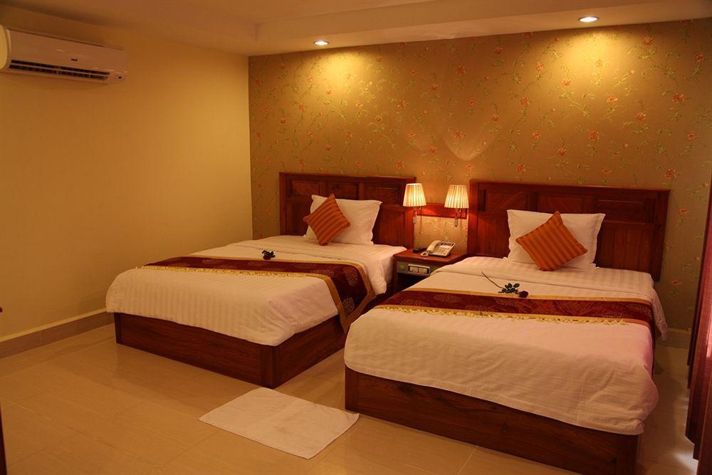 Huang Ting Hotel Phnom Penh Exterior photo