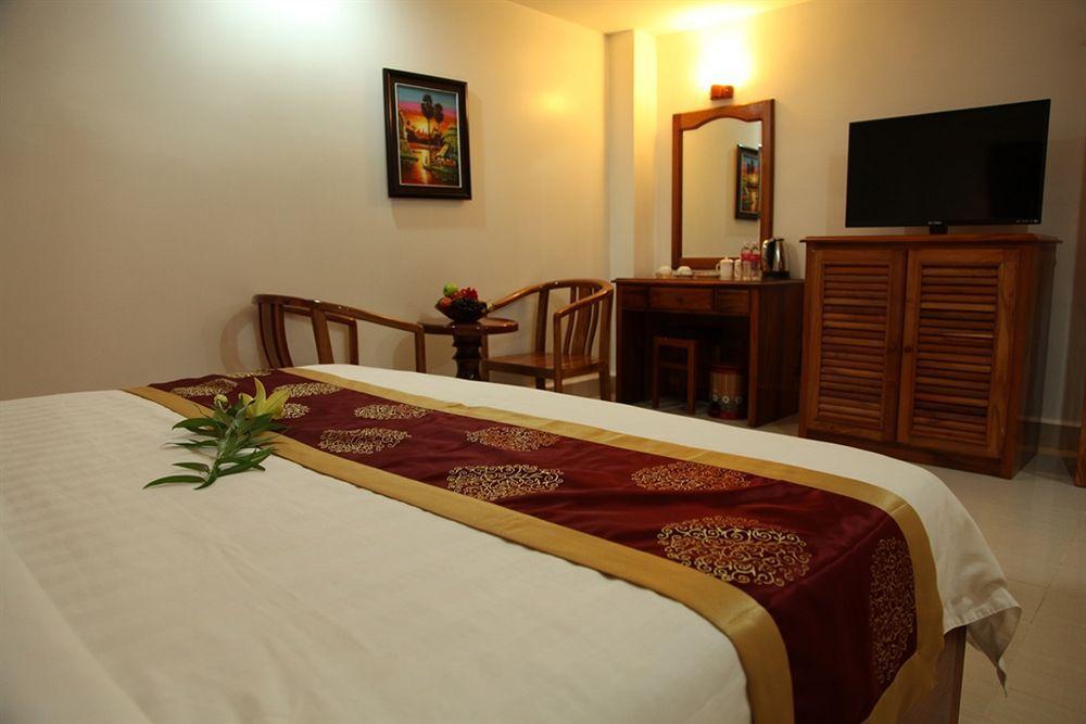Huang Ting Hotel Phnom Penh Exterior photo