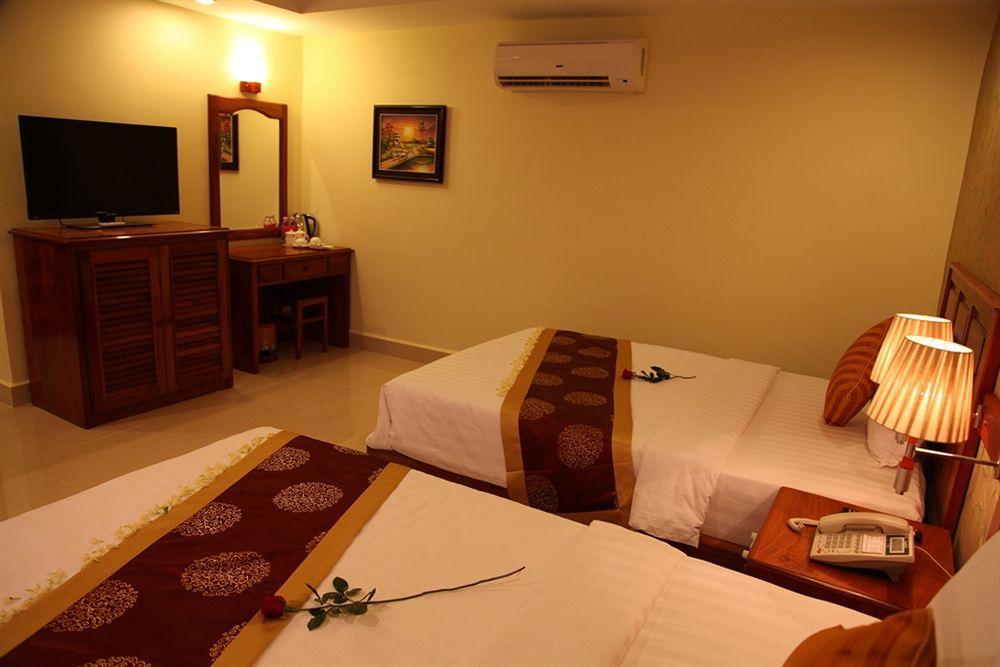 Huang Ting Hotel Phnom Penh Exterior photo