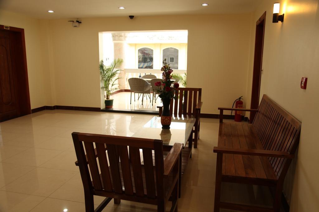 Huang Ting Hotel Phnom Penh Exterior photo