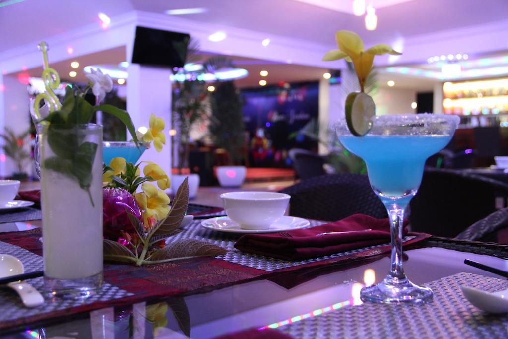 Huang Ting Hotel Phnom Penh Exterior photo
