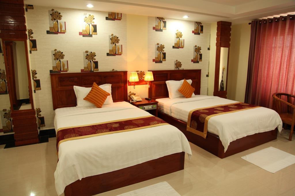 Huang Ting Hotel Phnom Penh Exterior photo