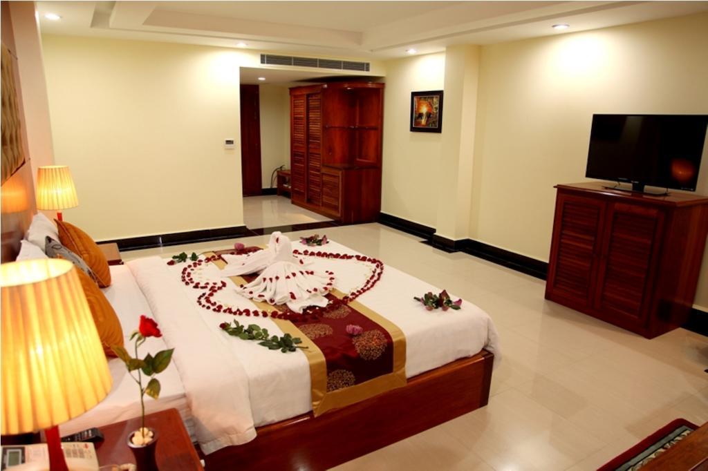 Huang Ting Hotel Phnom Penh Exterior photo