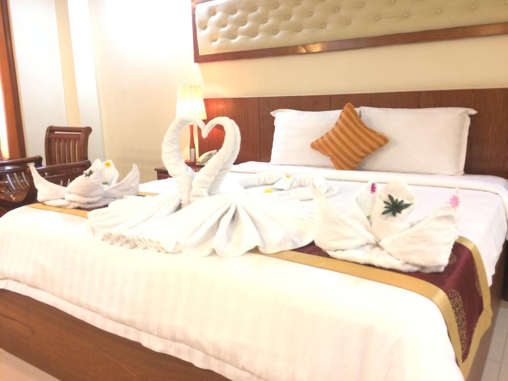 Huang Ting Hotel Phnom Penh Exterior photo