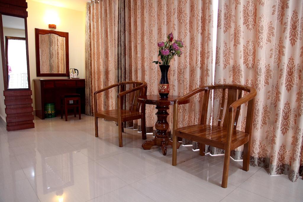 Huang Ting Hotel Phnom Penh Exterior photo