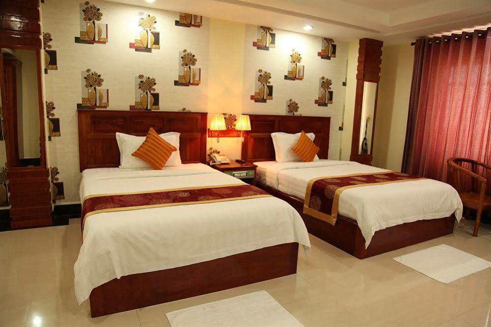 Huang Ting Hotel Phnom Penh Exterior photo
